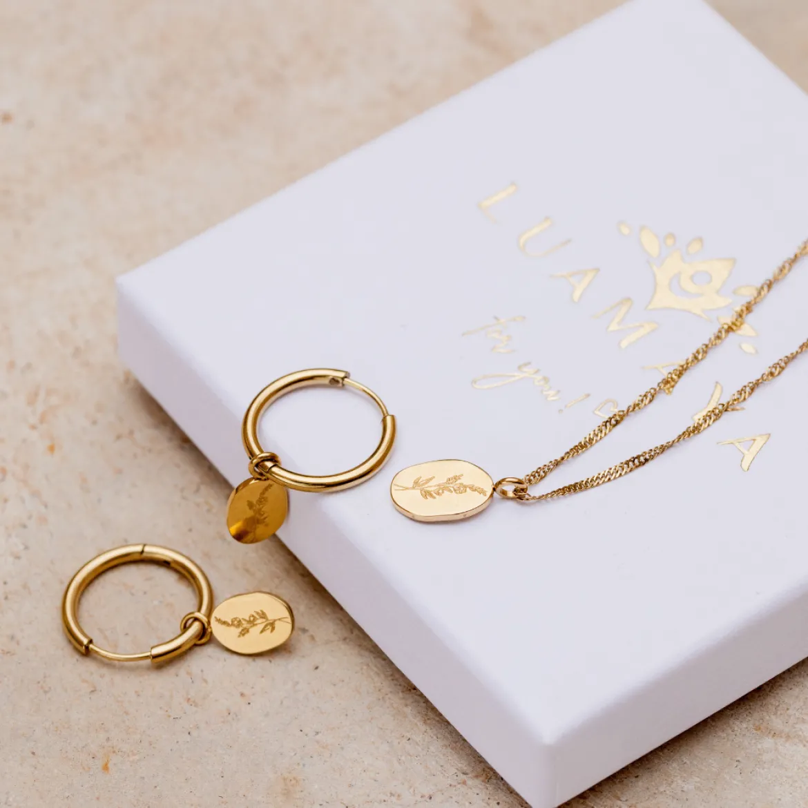 Bouquet Coin Necklace Gold