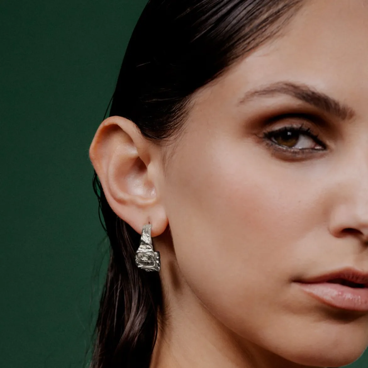 Crinkled Hoop Studs Silber