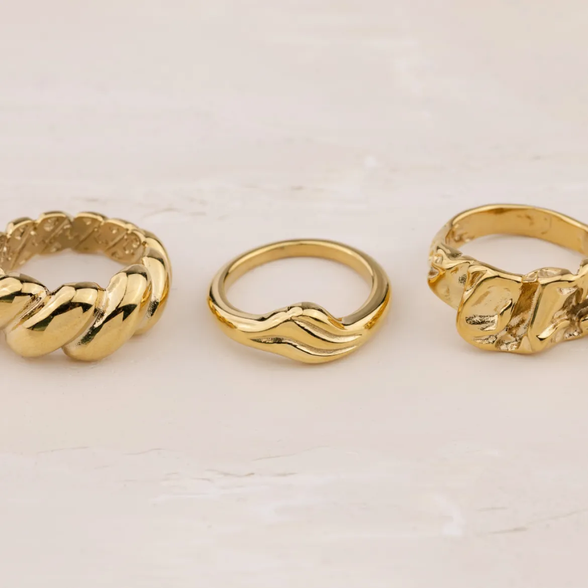 Curvy Wave Ring Gold