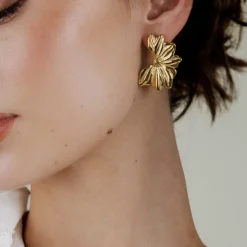 Eternal Bloom Studs Gold