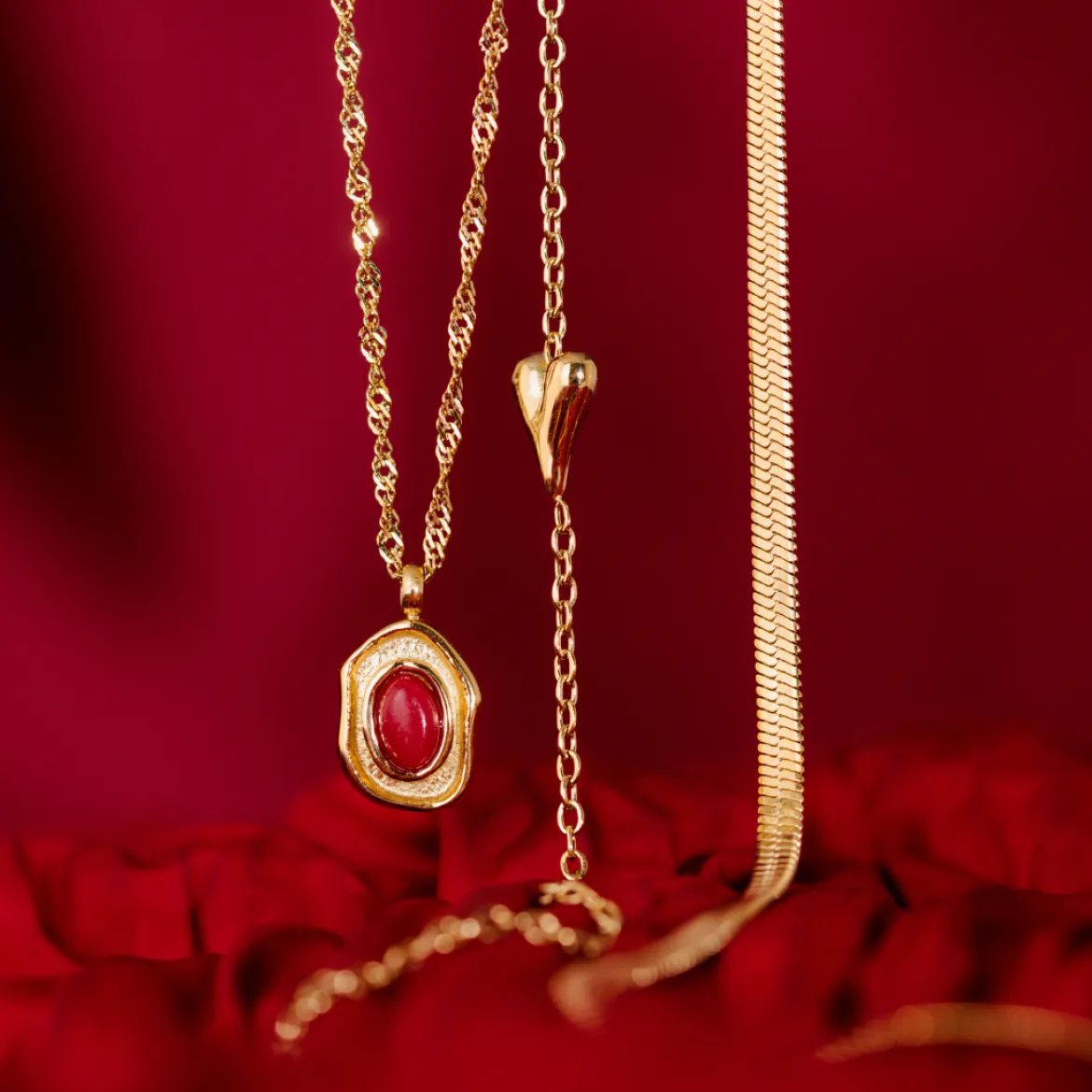 Flowy Heart Necklace Bundle Gold