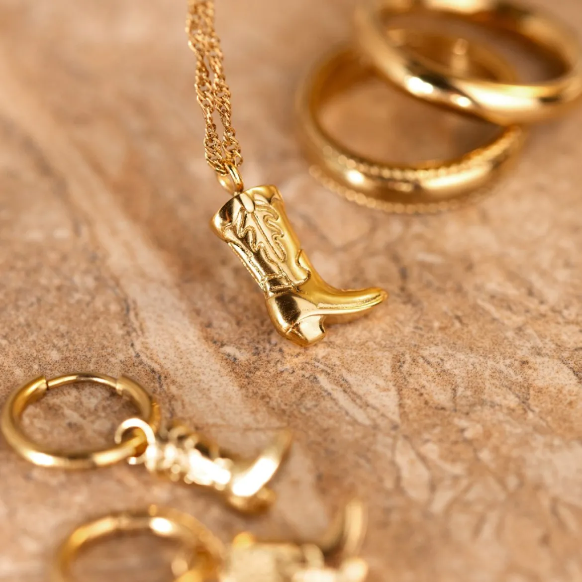 Howdy Necklace Gold