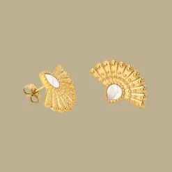 Incredible Leo Stud Earrings Gold