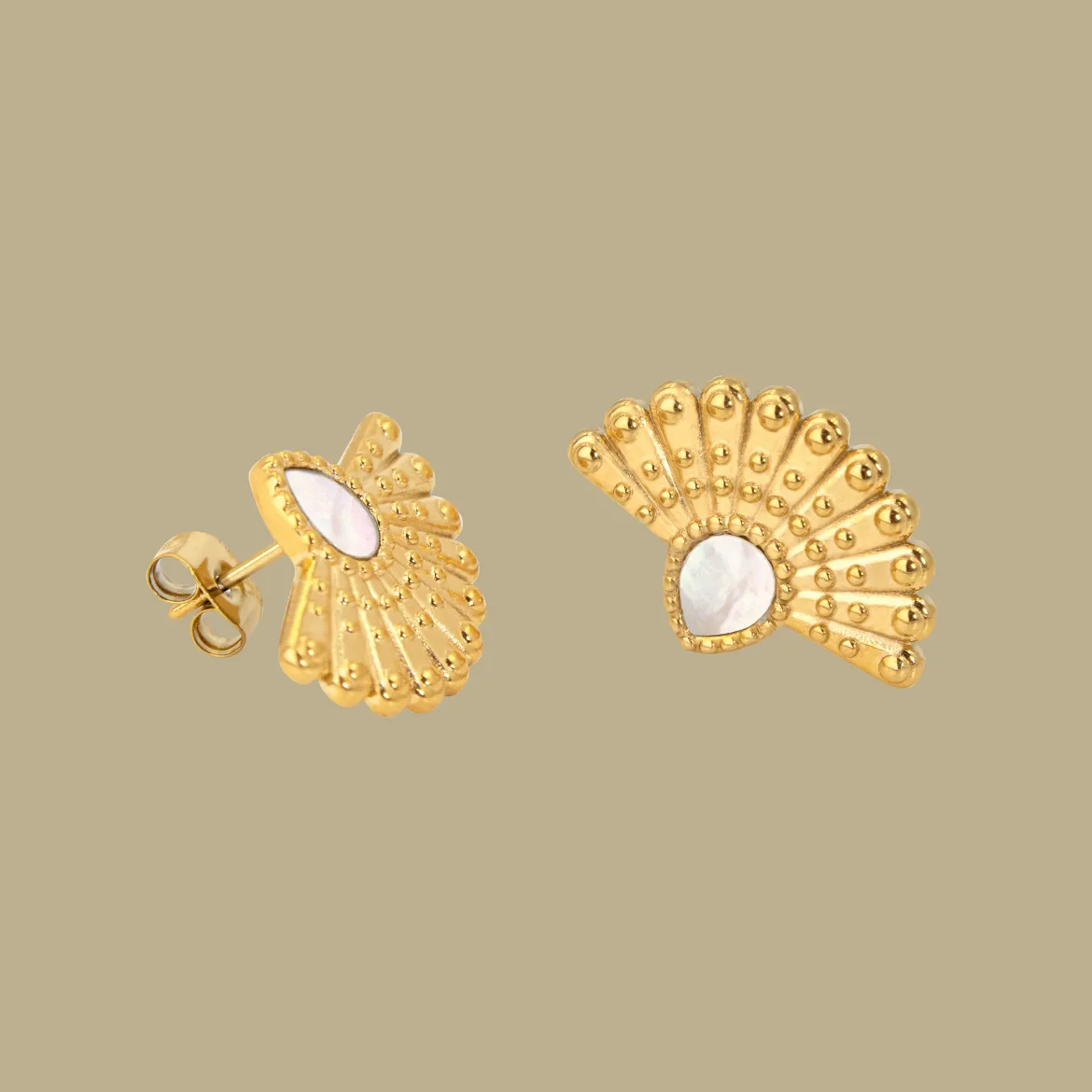Incredible Leo Stud Earrings Gold