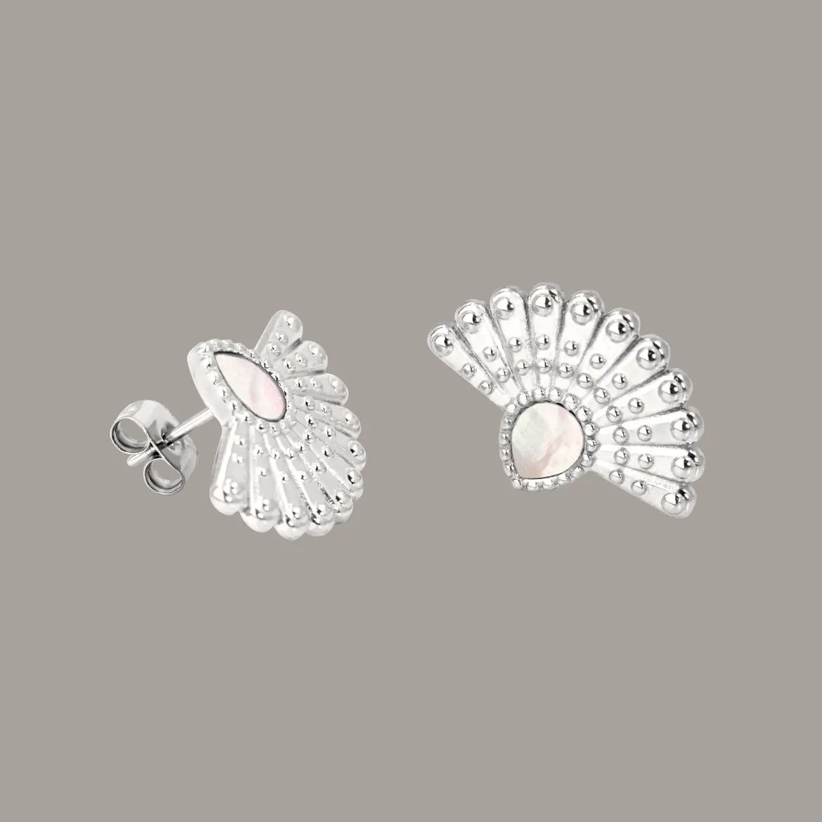 Incredible Leo Stud Earrings Silber