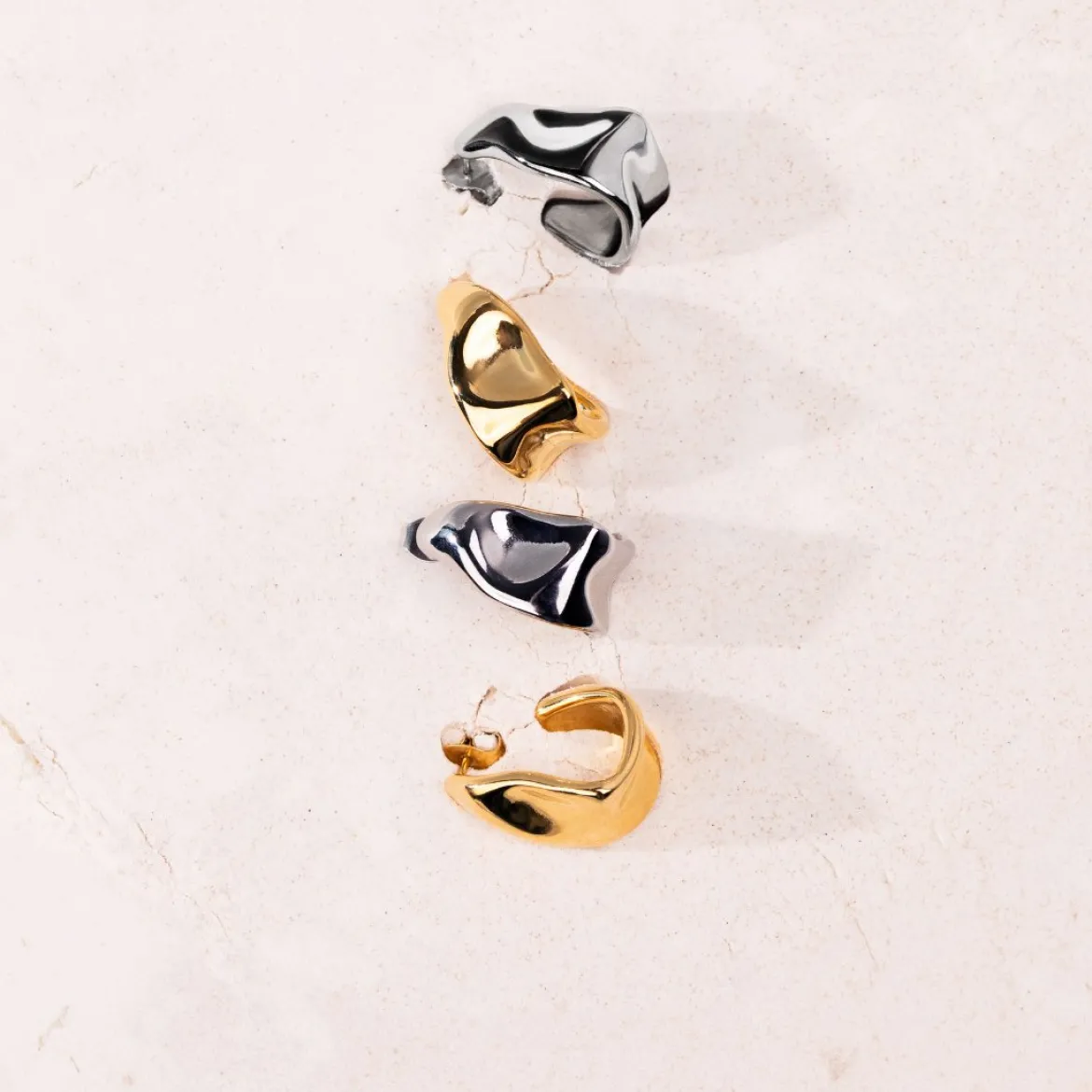 Liquid Shape Studs Gold