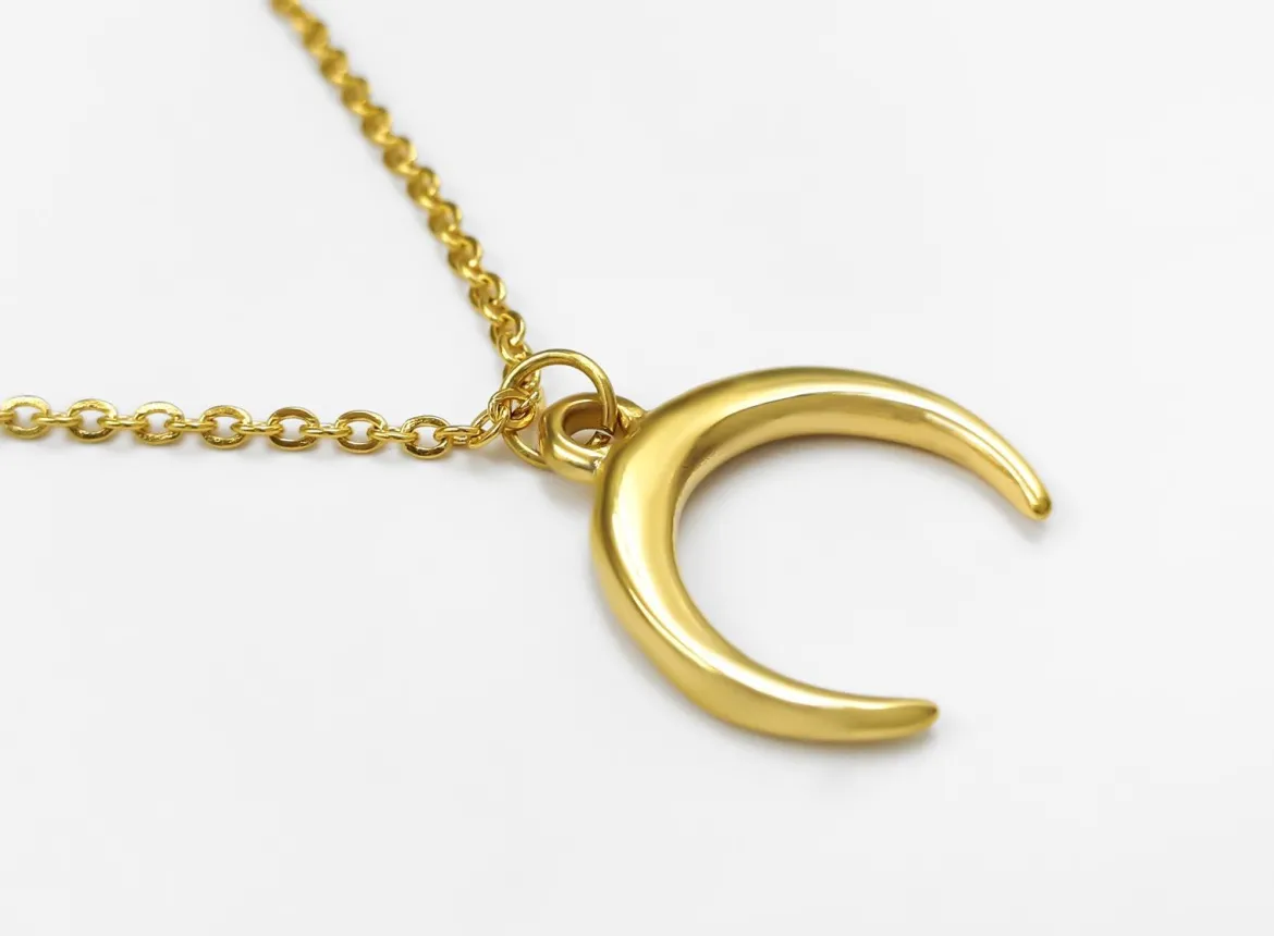 Lua Necklace Gold