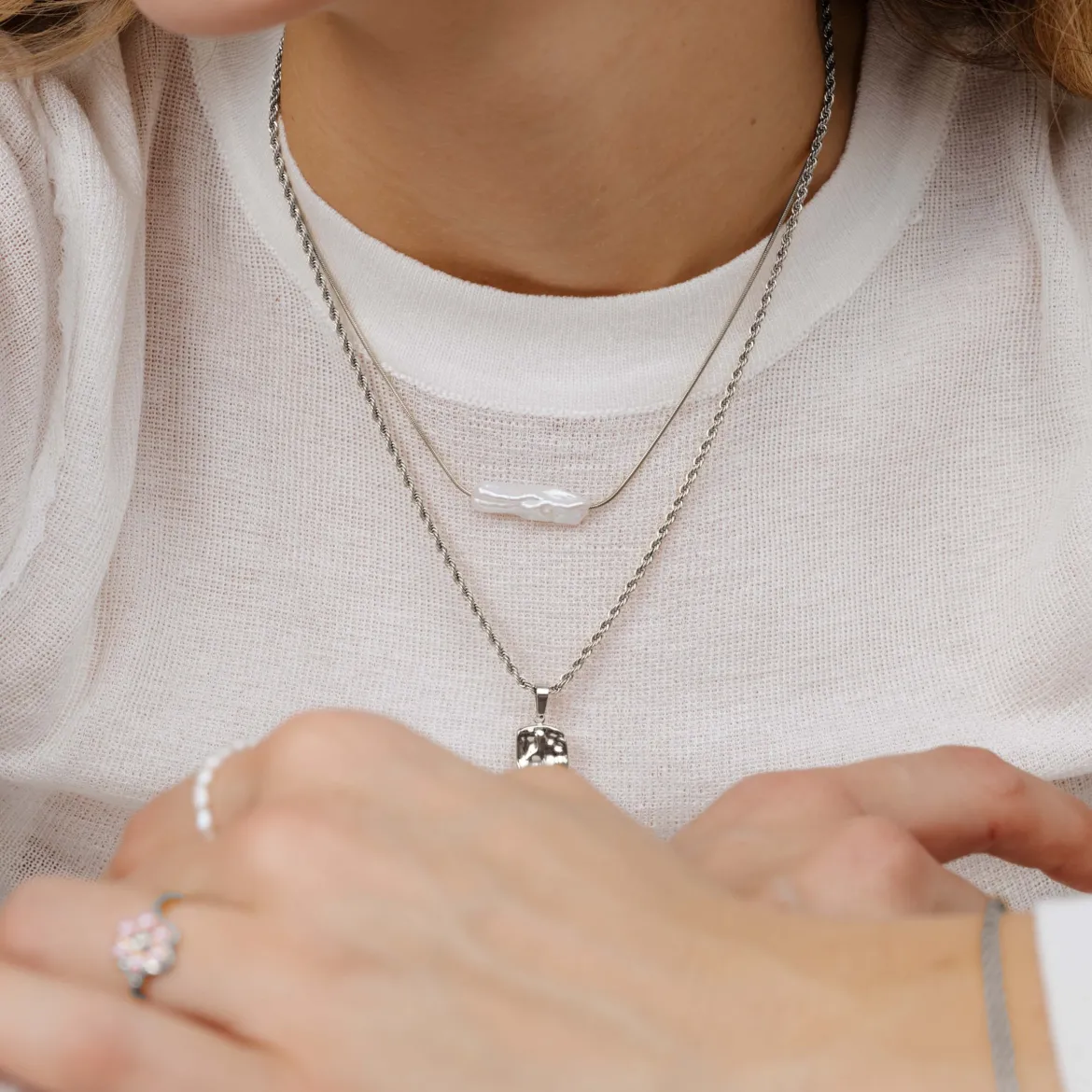 Luminous Pearl Choker Silber