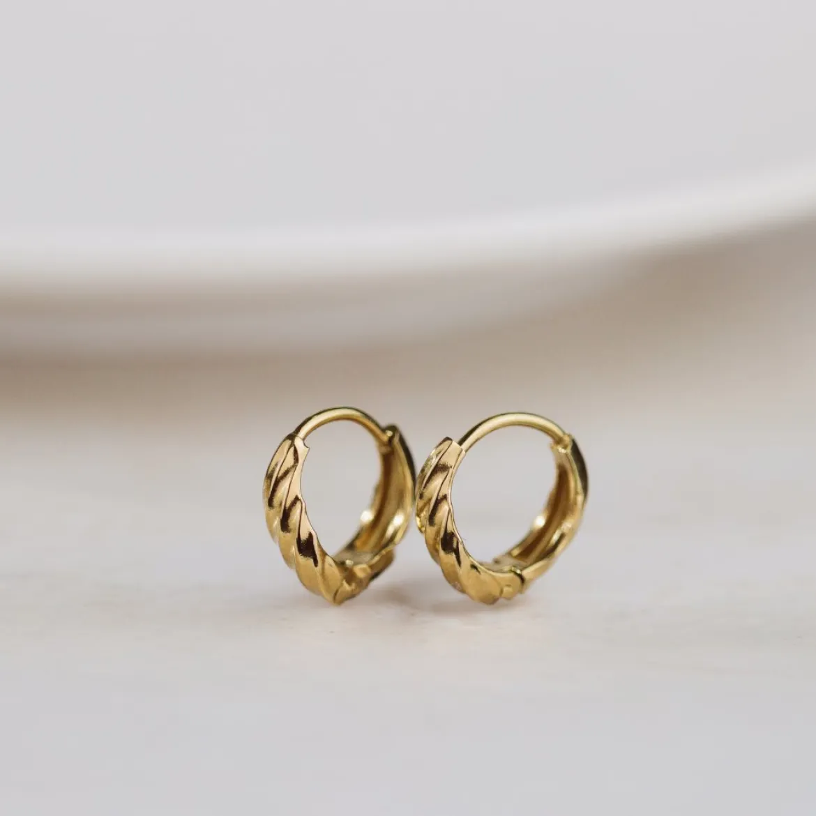 Mini Twist Hoops Gold