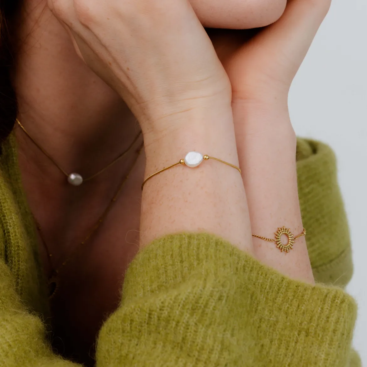 Minimalist Pearl Bracelet Gold