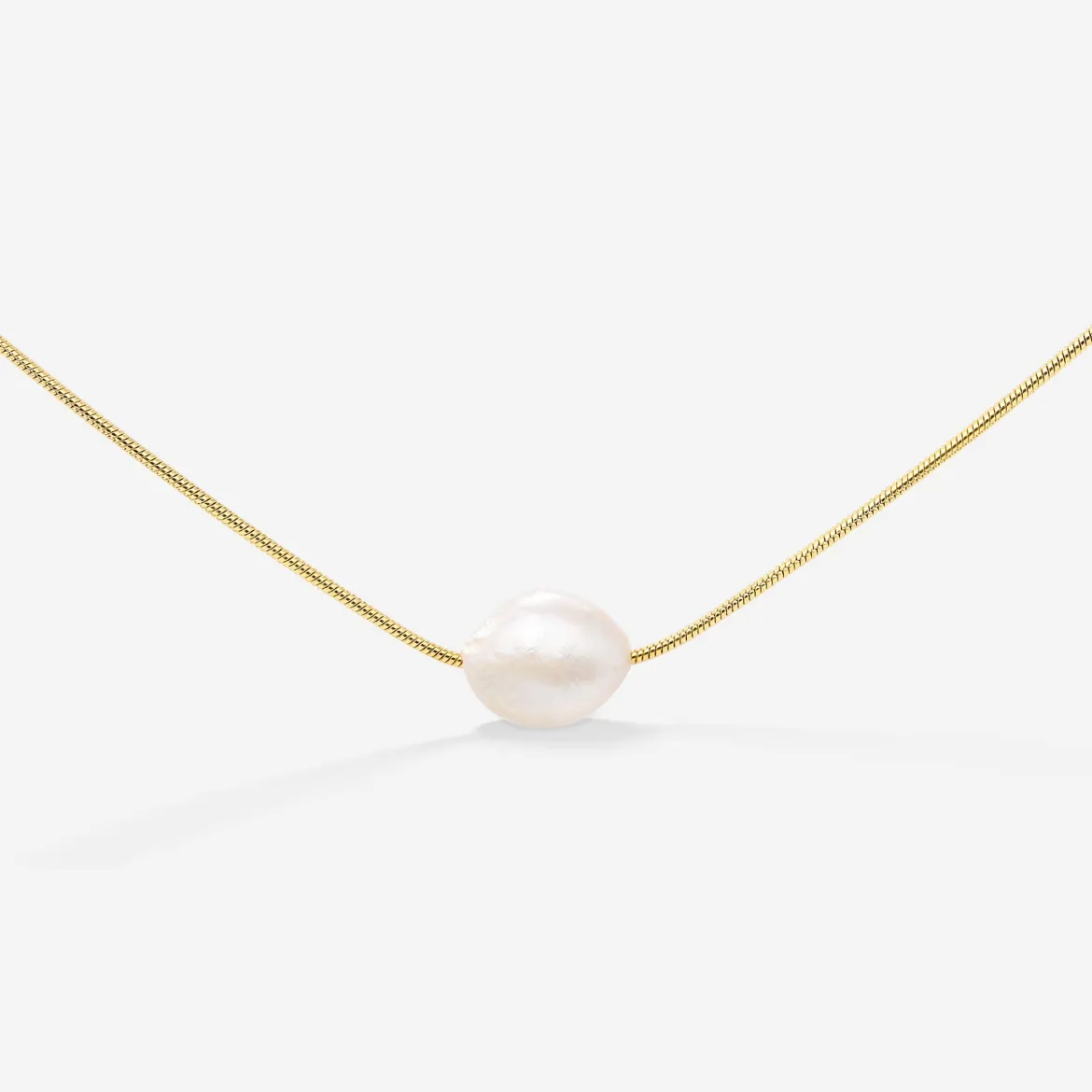 Minimalist Pearl Choker Gold
