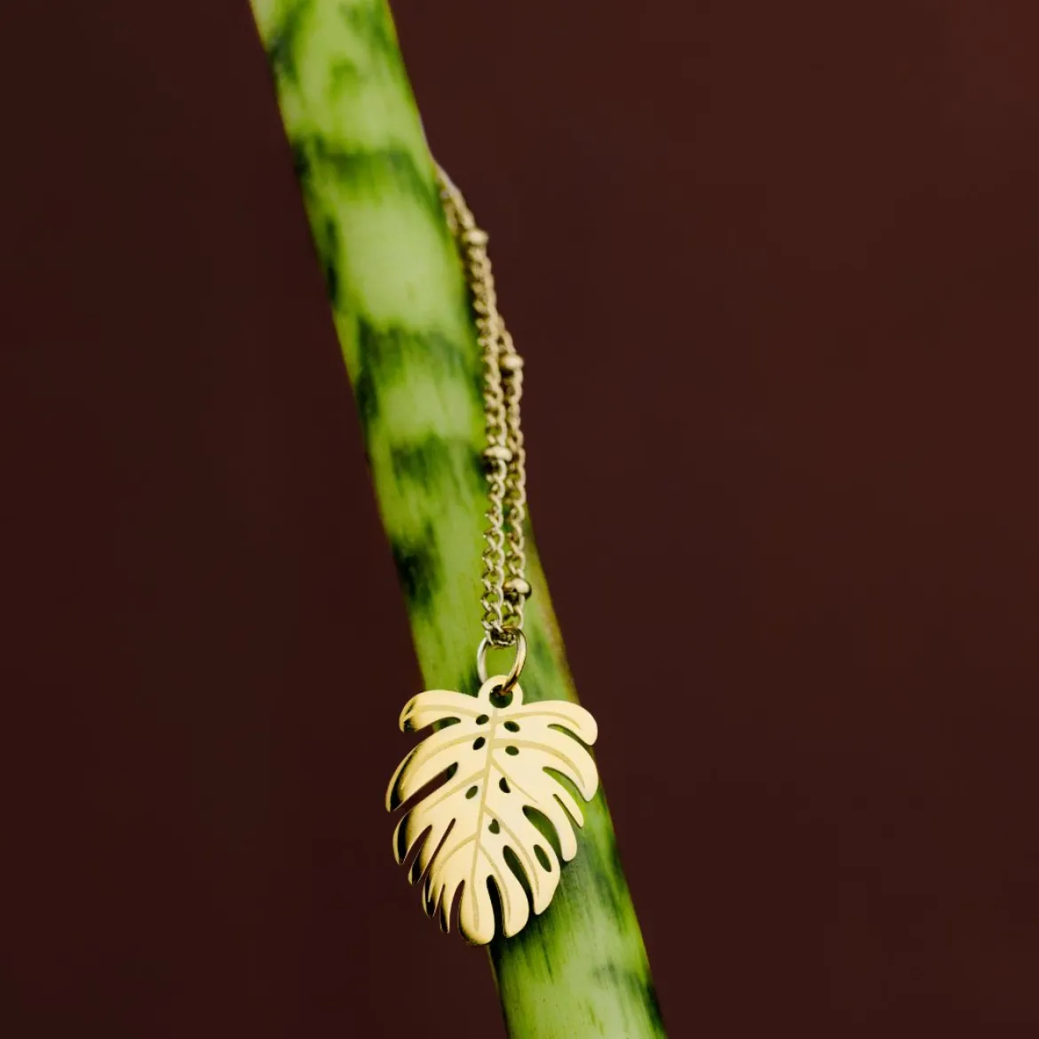 Monstera Leaf Necklace Gold