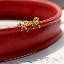 Pretty Ribbon Studs Roségold