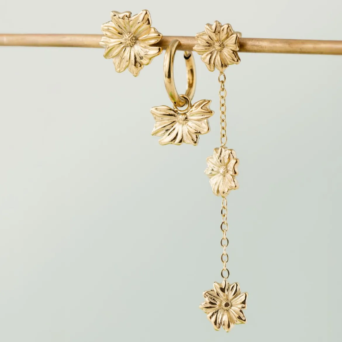 Pure Petal Studs Gold