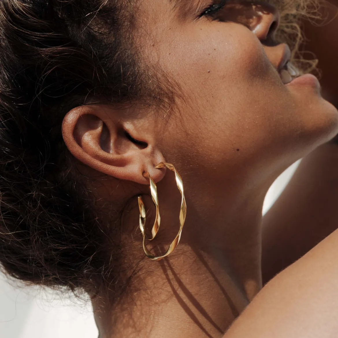 Sahira Hoop Studs Large Gold