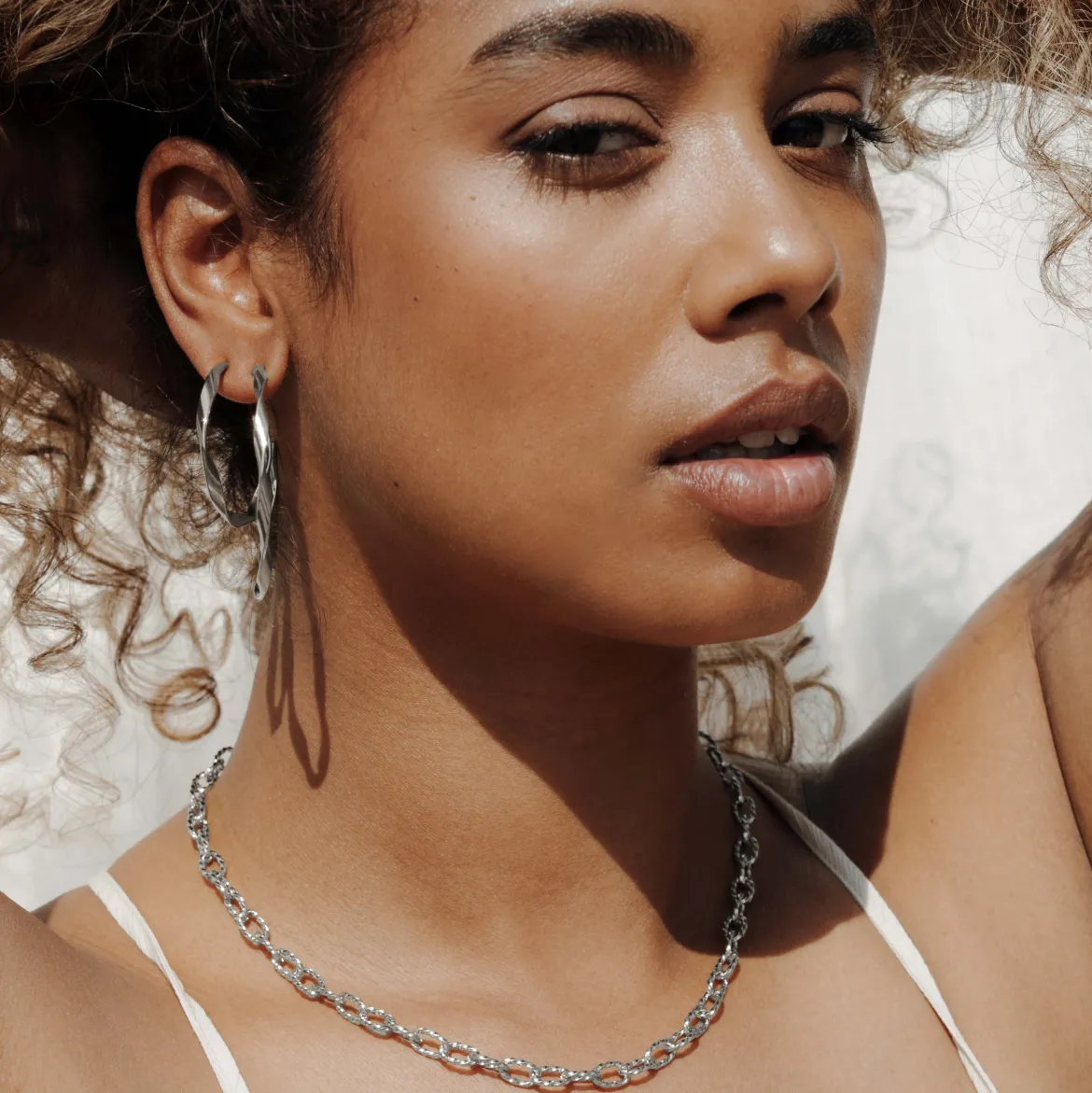 Sahira Hoop Studs Medium Silber