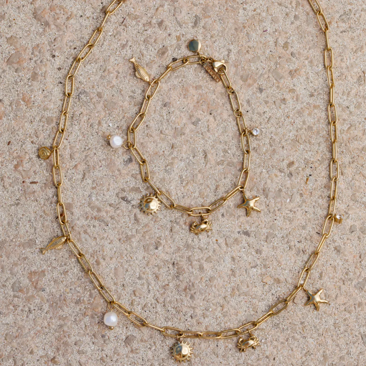 Seaside Treasures Necklace Gold