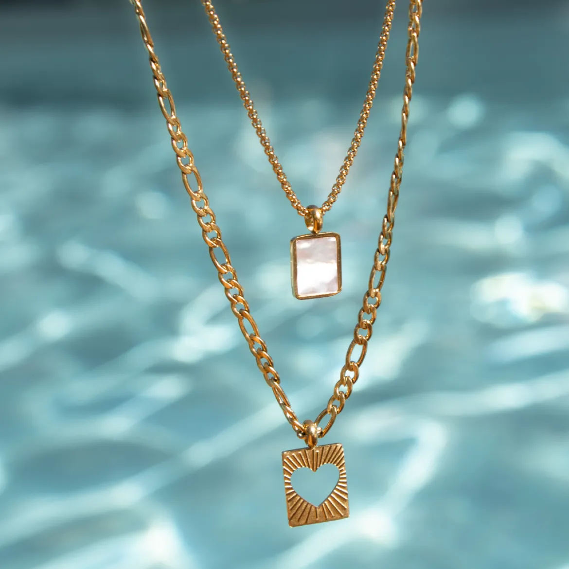 Shimmering Reflection Necklace Gold