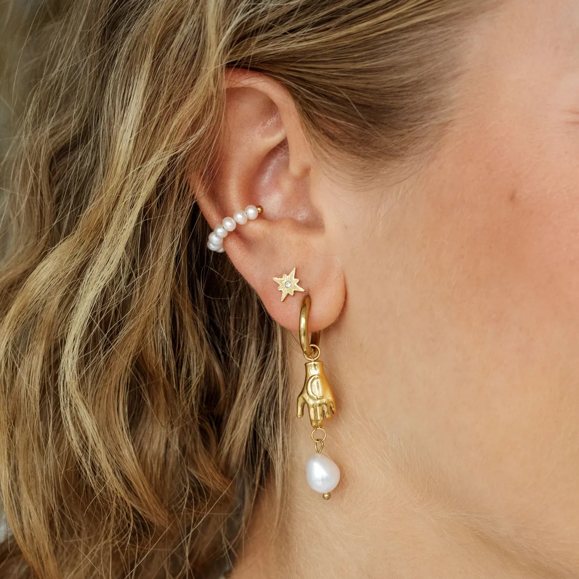 Shiny Anna Stud Earrings Gold
