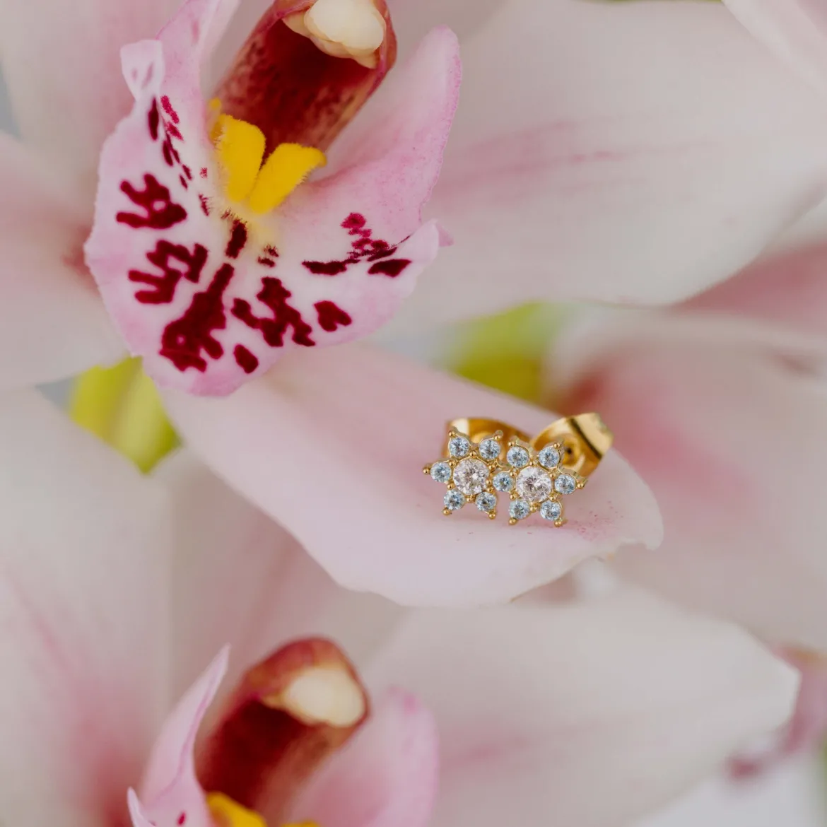 Sparkling Blue Petal Studs Gold