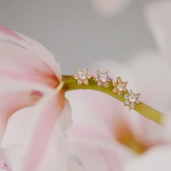 Sparkling Pink Petal Studs Silber