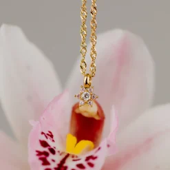 Sparkling Purple Petal Necklace Roségold
