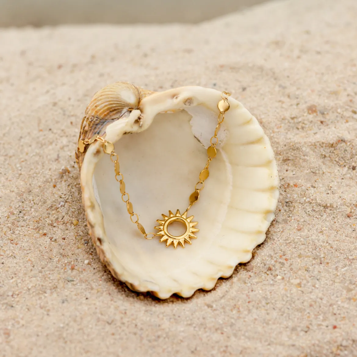 Sunny Side Up Necklace Gold