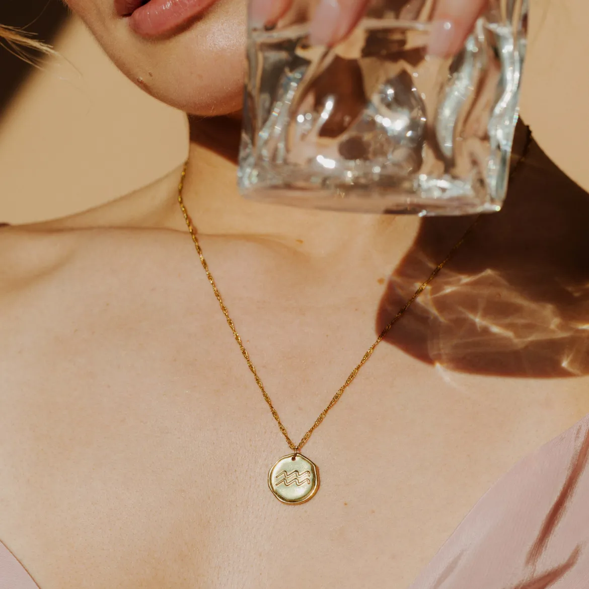 Zodiac Necklace – Aquarius / Wassermann Gold