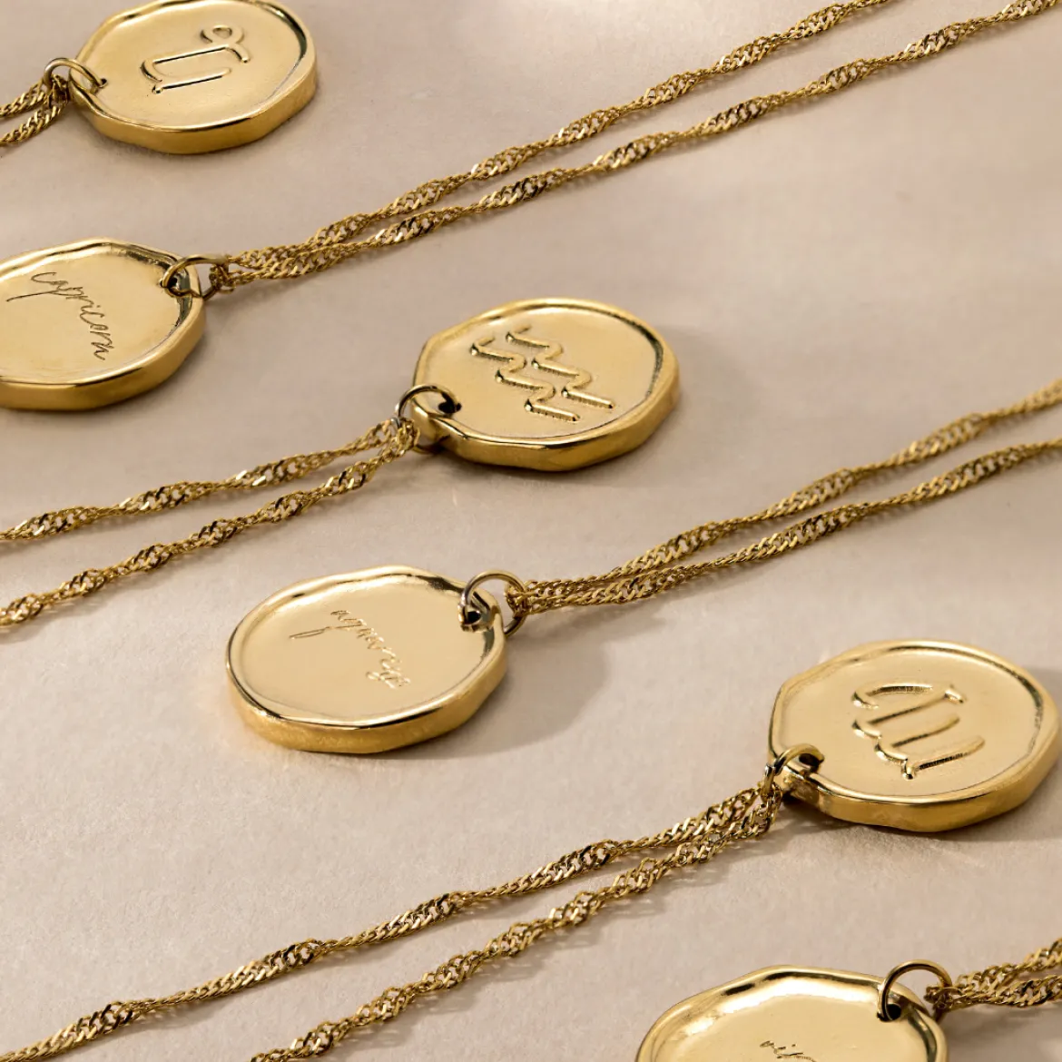 Zodiac Necklace – Aquarius / Wassermann Gold